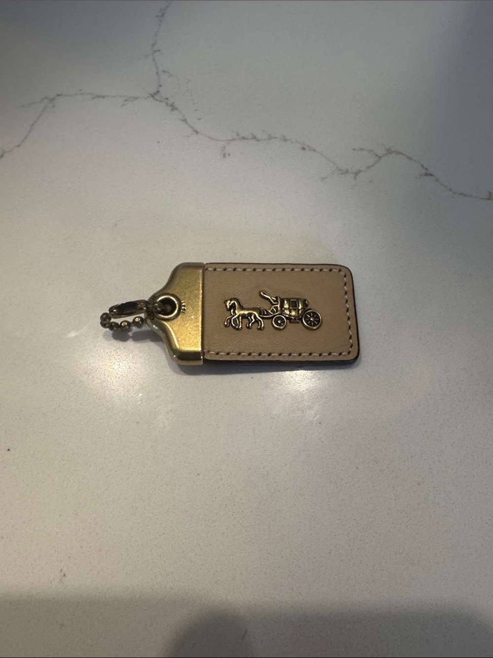 COACH 1941 glovetanned leather XL hand tag with Horse & Carriage